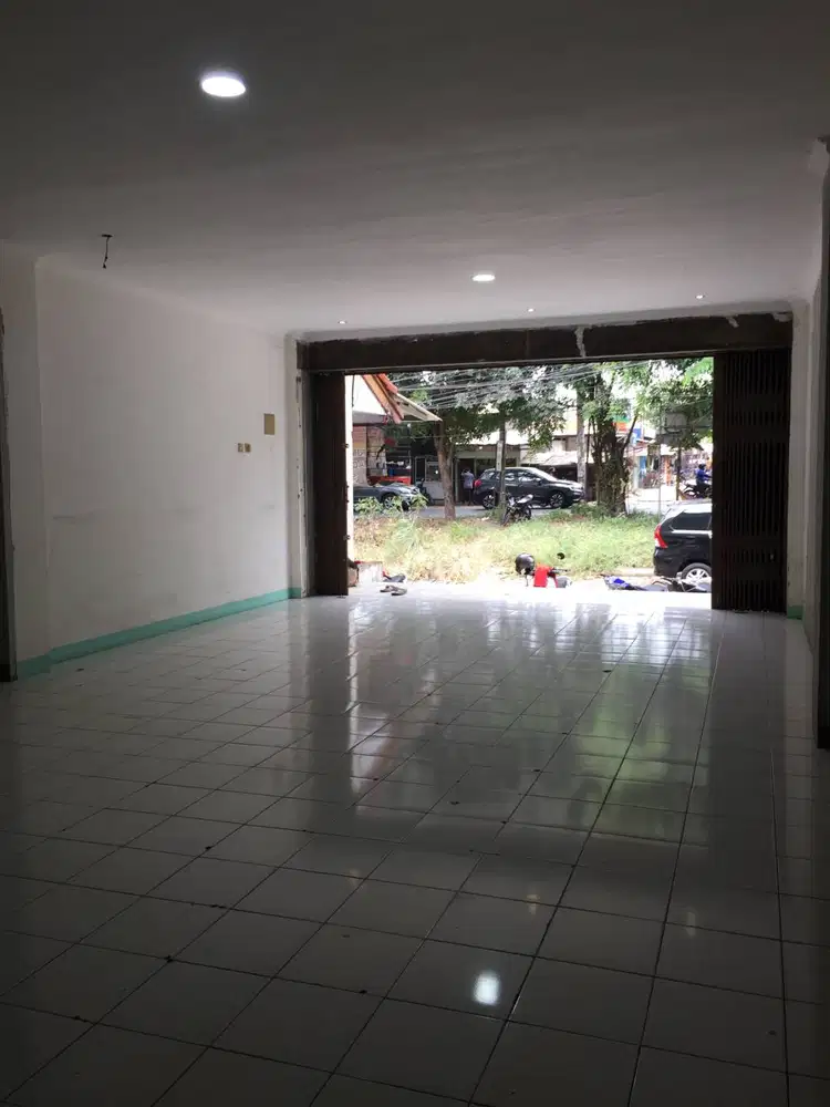 Dijual Ruko Strategis di pertokoan Kranggan Permai yang telah ramai