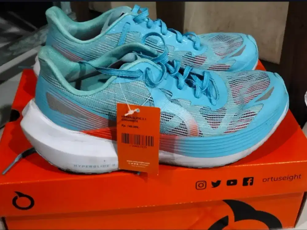 ORIGINAL 100% SEPATU RUNNING