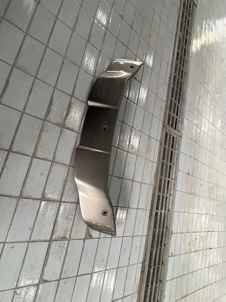 Spoiler belakang xl 7