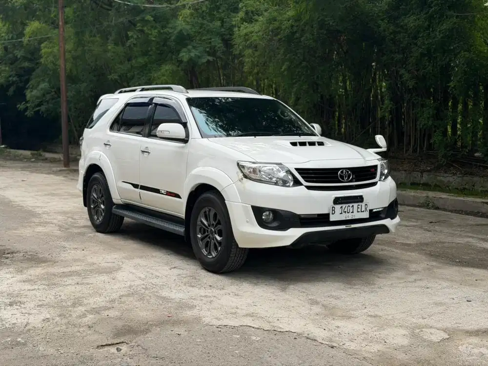 LOW KM Fortuner VNT TRD 2014 AT