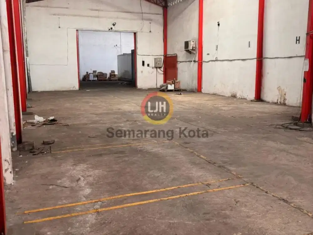 Gudang Bagus di Jalan Laksda Adi Sucipto
