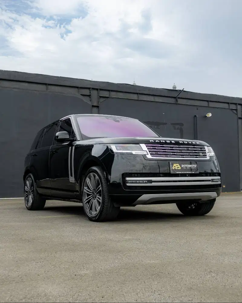 Range Rover Vogue Autobiography 3.0 P460e LWB 5-Seater 2023