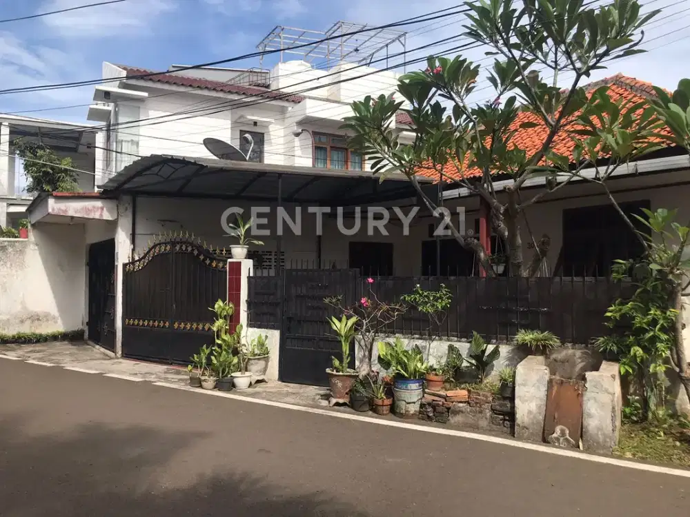 RUMAH ASRI, TENANG, SIAP HUNI DAN BEBAS BANJIR DI AMPERA KEMANG