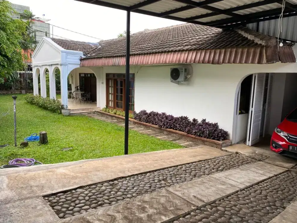 RUMAH HOEK LUAS 1000M FULL FURNISHED STRATEGIS DI KEMANG UTARA