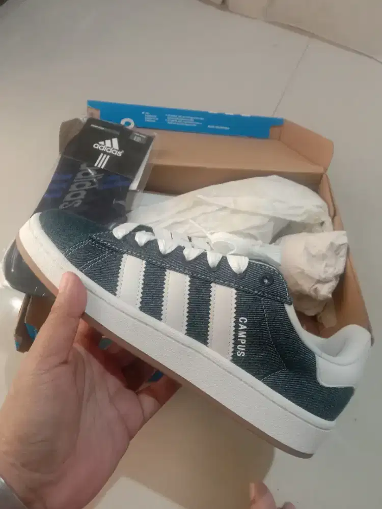 Sepatu Adidas original  100%