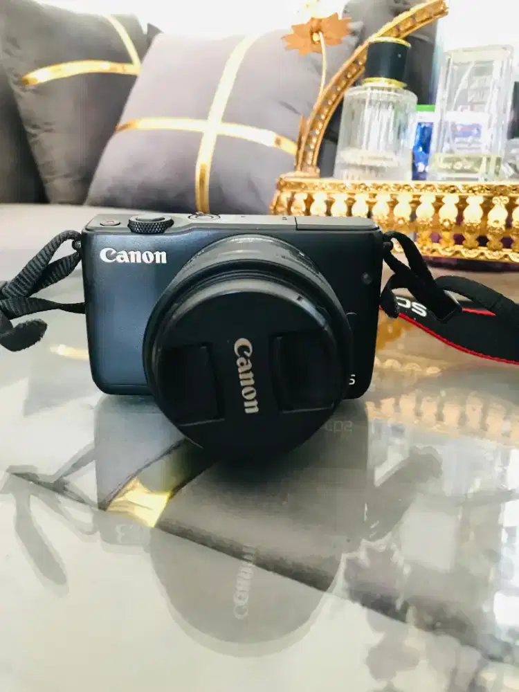Jual kamera Canon m10