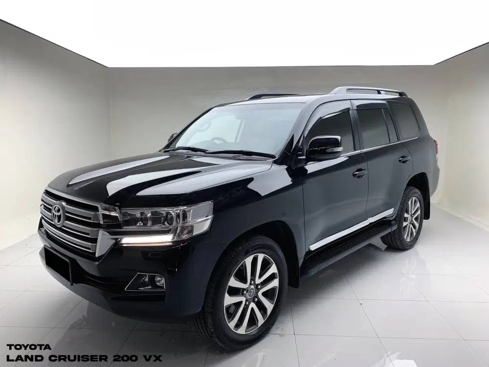TOYOTA LAND CRUISER 200 VX 2020 BLACK ON BEIGE