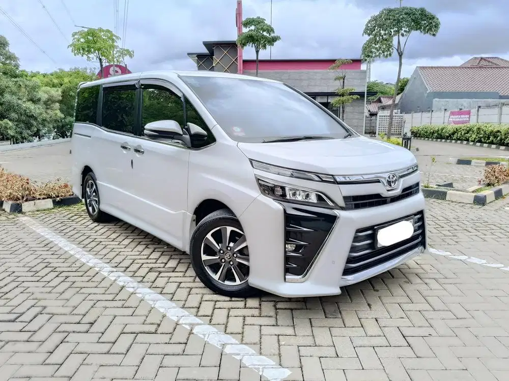 Toyota Voxy 2018 langsung pemilik