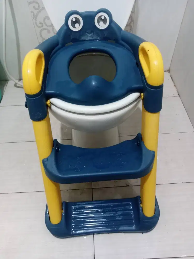 Potty Training Ladder Step / Pispot Tangga Anak Toilet