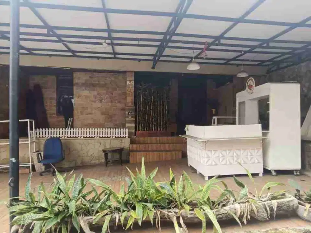 Rumah Tua di Jl Gang Palapa Kebagusan Ps Minggu Jakarta Selatan