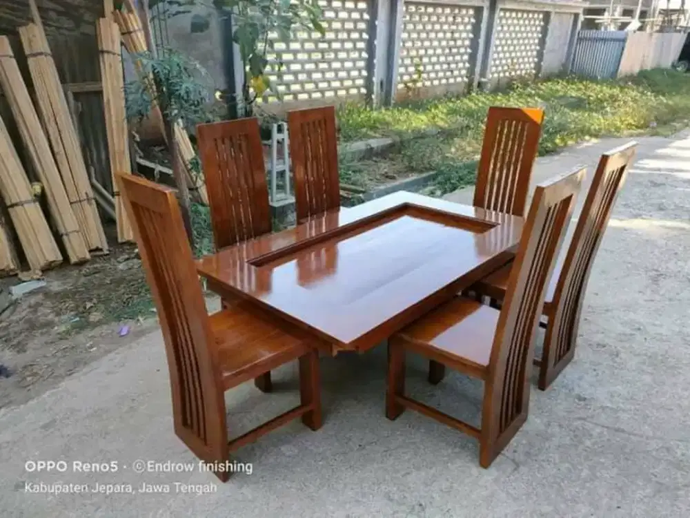 Meja makan balero minimalis