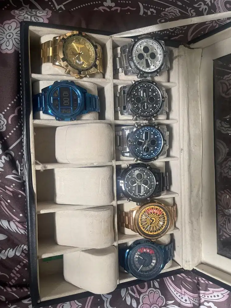 Di Jual 8 buah Jam Tangan Pria