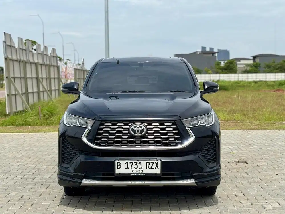 Toyota Innova Zenix V Hybird Modellista at 2025