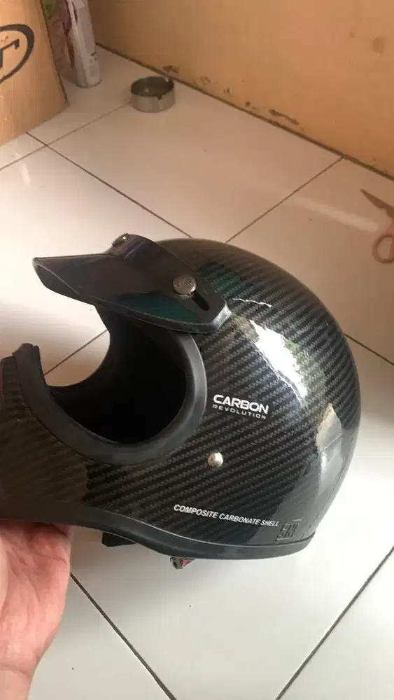 Helm Cakil, Hitam Carbon