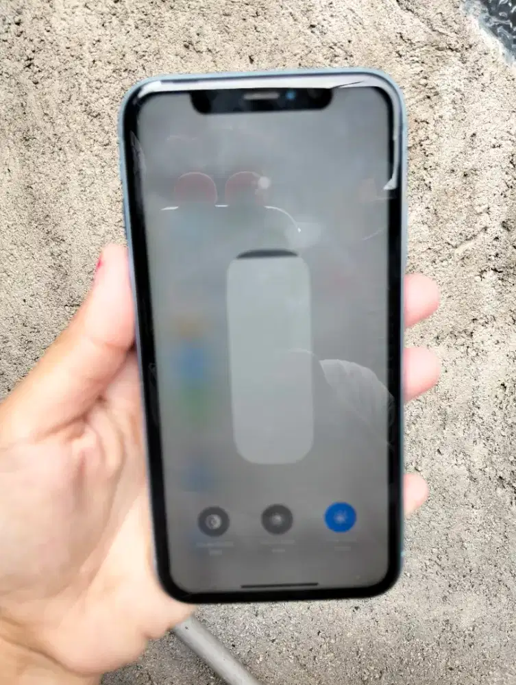 iPhone XR 128 inter sinyal aman