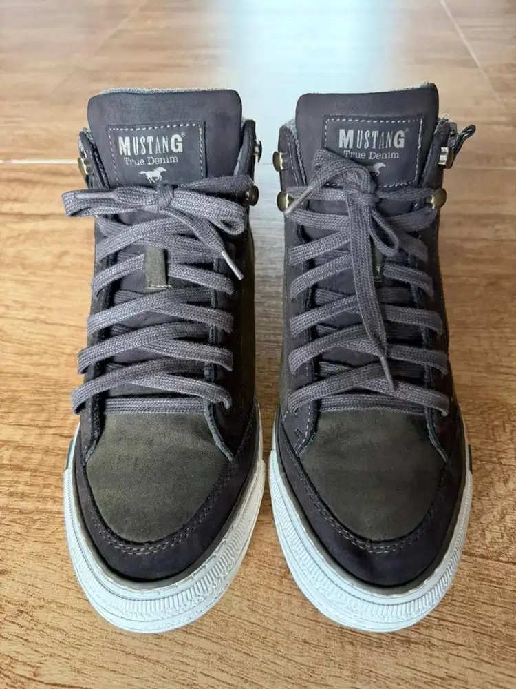 Mustang Men's Casual Size 42