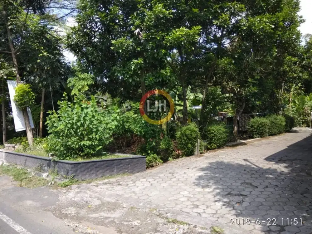 Kavling di jalan raya Magelang