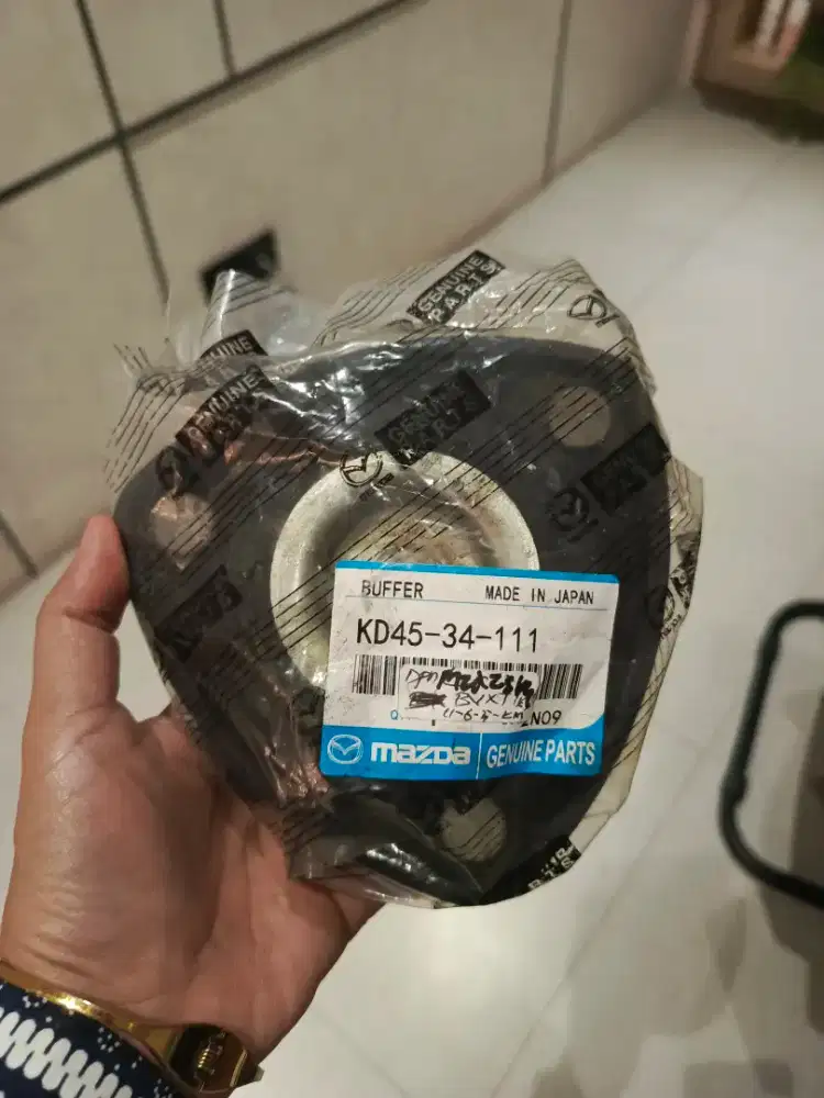 Dijual Support Mounting Shockbreaker Depan Mazda 2 Skyactive Bekas