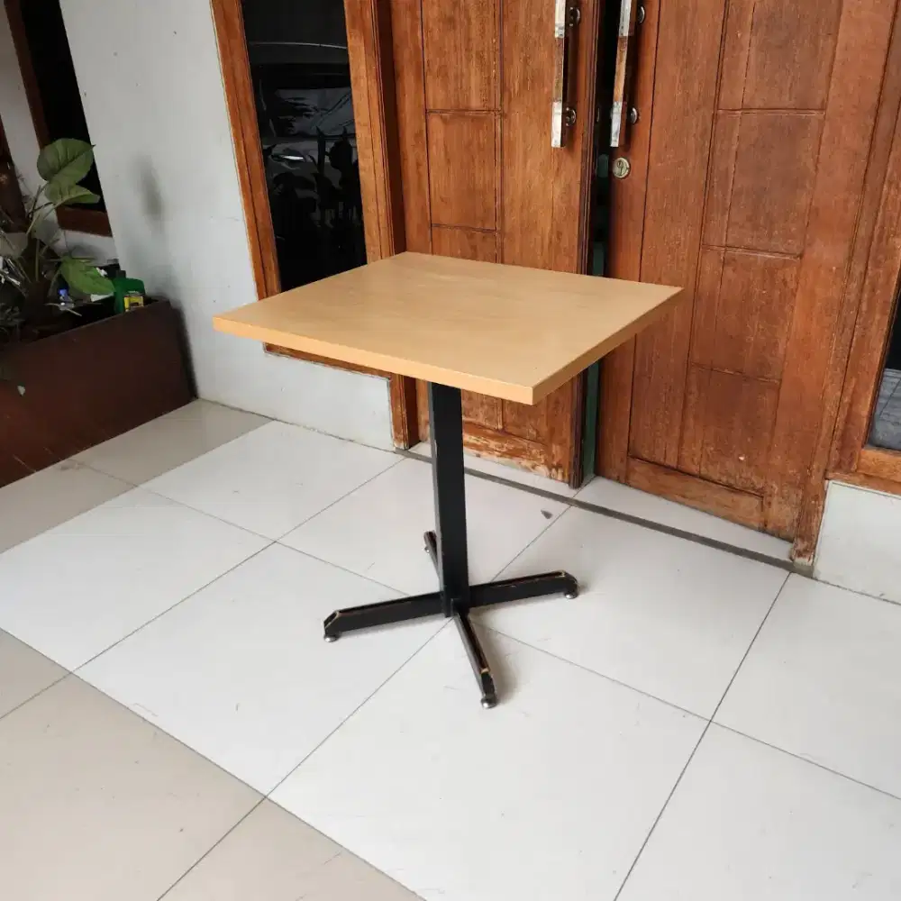 Meja ex Cafe - ex Restaurant M14