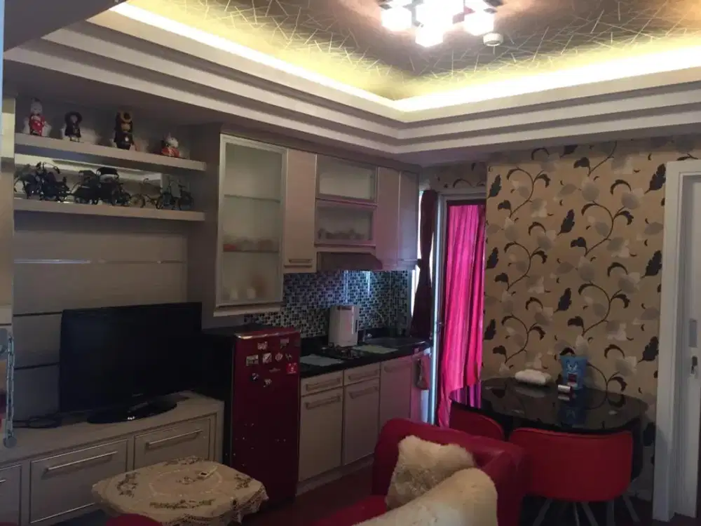 disewa apartemen green lake sunter,2BR fully furnished,view danau,hadap timur,AC 2 dan waterheater,best view,5jt/bln