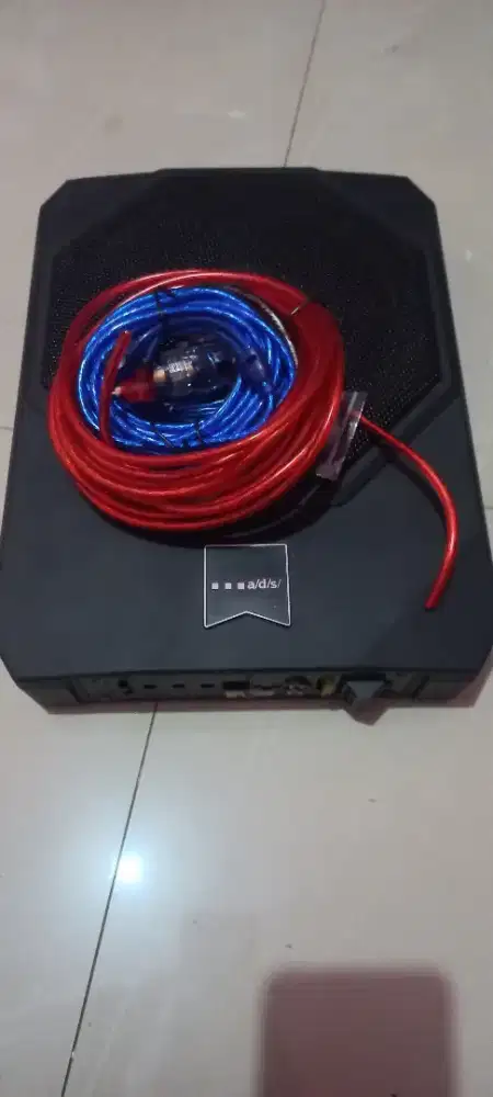 Subwoofer mobil Ads