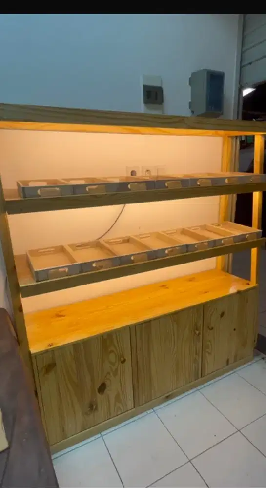 Display toko custom made like new