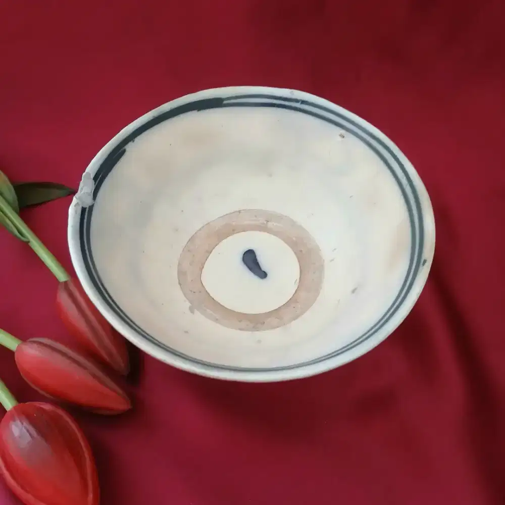 Mangkuk keramik kuno lukisan bunga koleksi antik, lukisan tangan