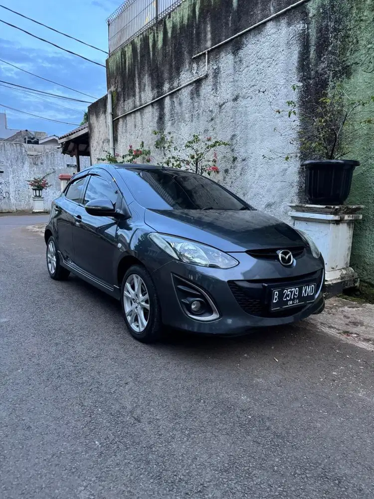 Mazda 2 R Matic Th 2012