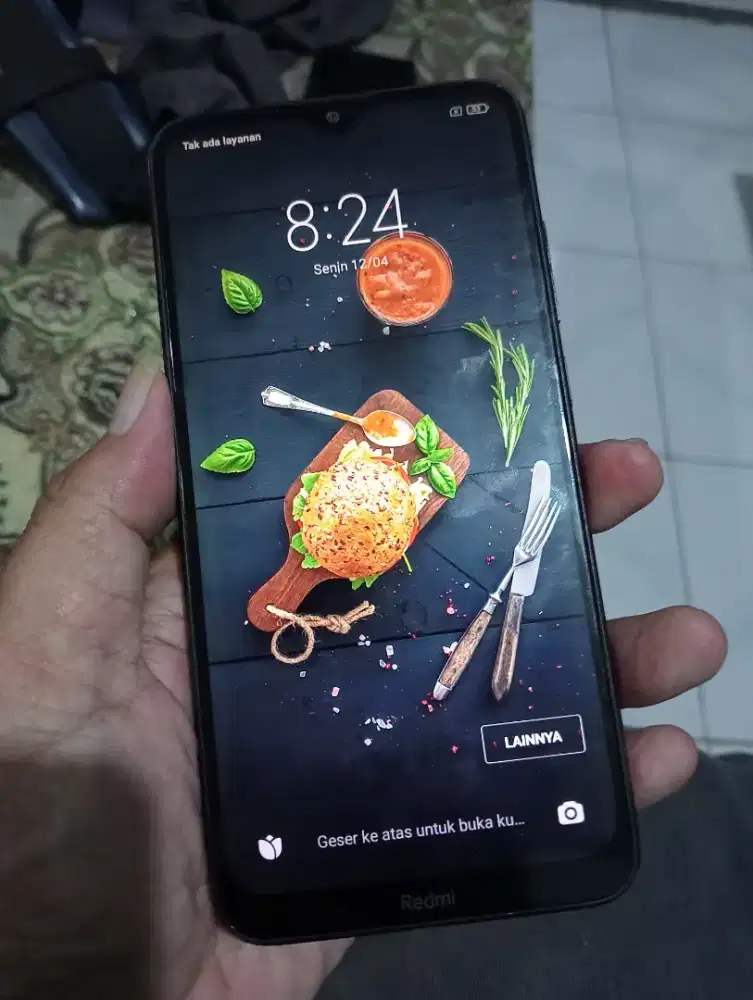 Redmi 8a pro.. 3/32.. wifi only.. murrah ja