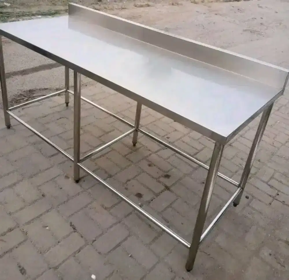 Tukang renovasi dan perbaikan atap bocor