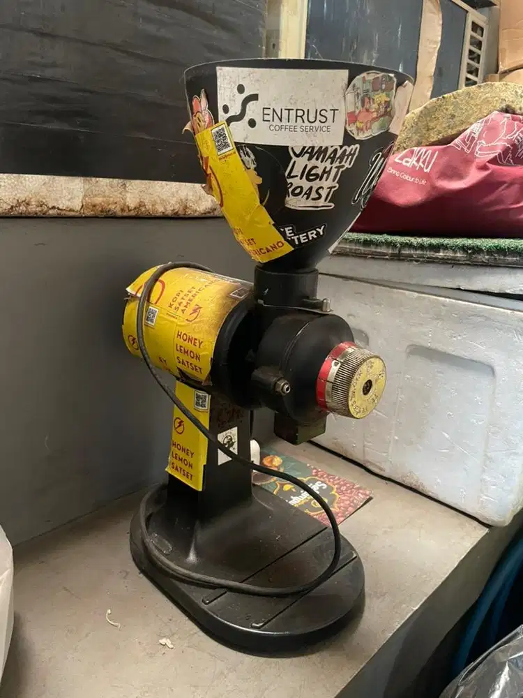 Grinder kopi / Penggiling kopi