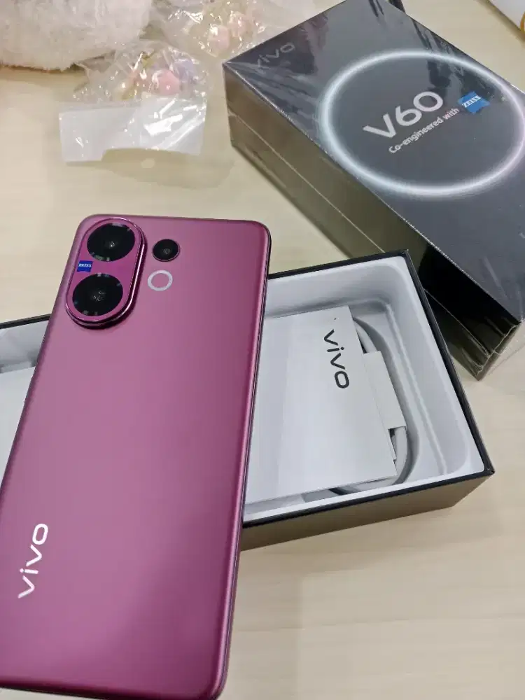VIVO V60 5G RAM 24(12+12GB) /512GB