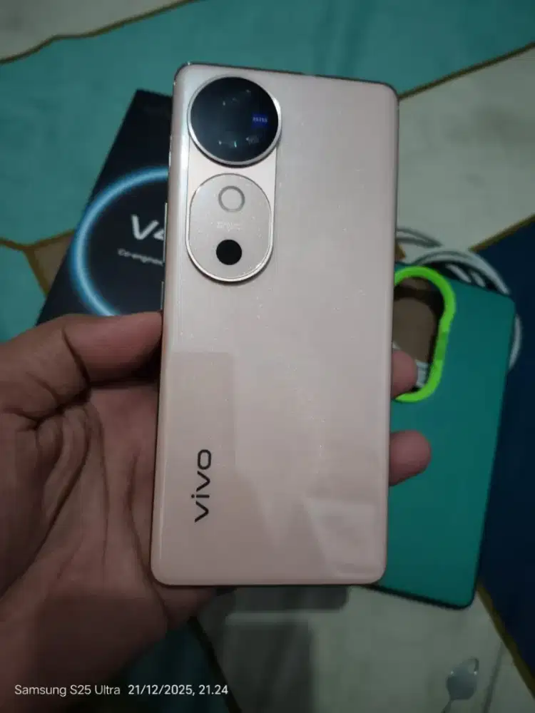 Vivo V40 5G Ram 12+12/256gb FULLSET NOMINIS