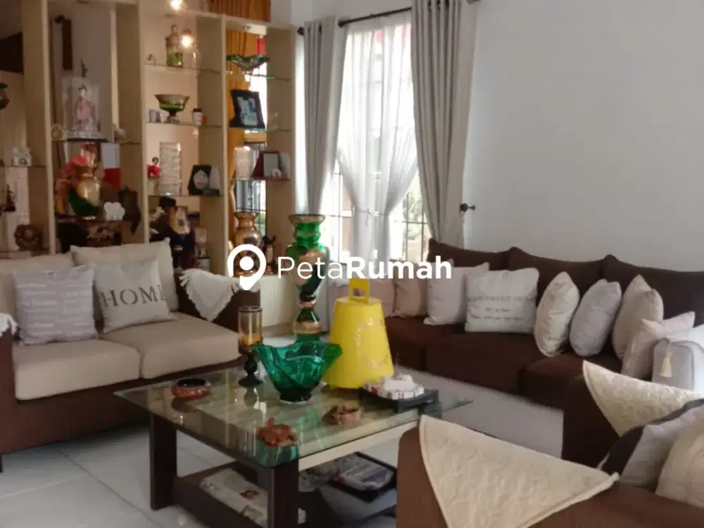 DIJUAL RUMAH MEWAH KOMPLEK TAMAN MALIBU INDAH - DAERAH POLONIA (ANSHAR)