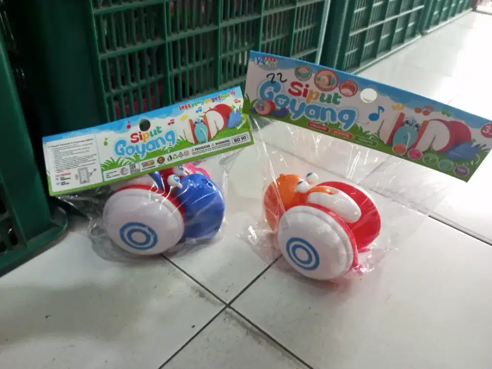 Mainan anak siput goyang