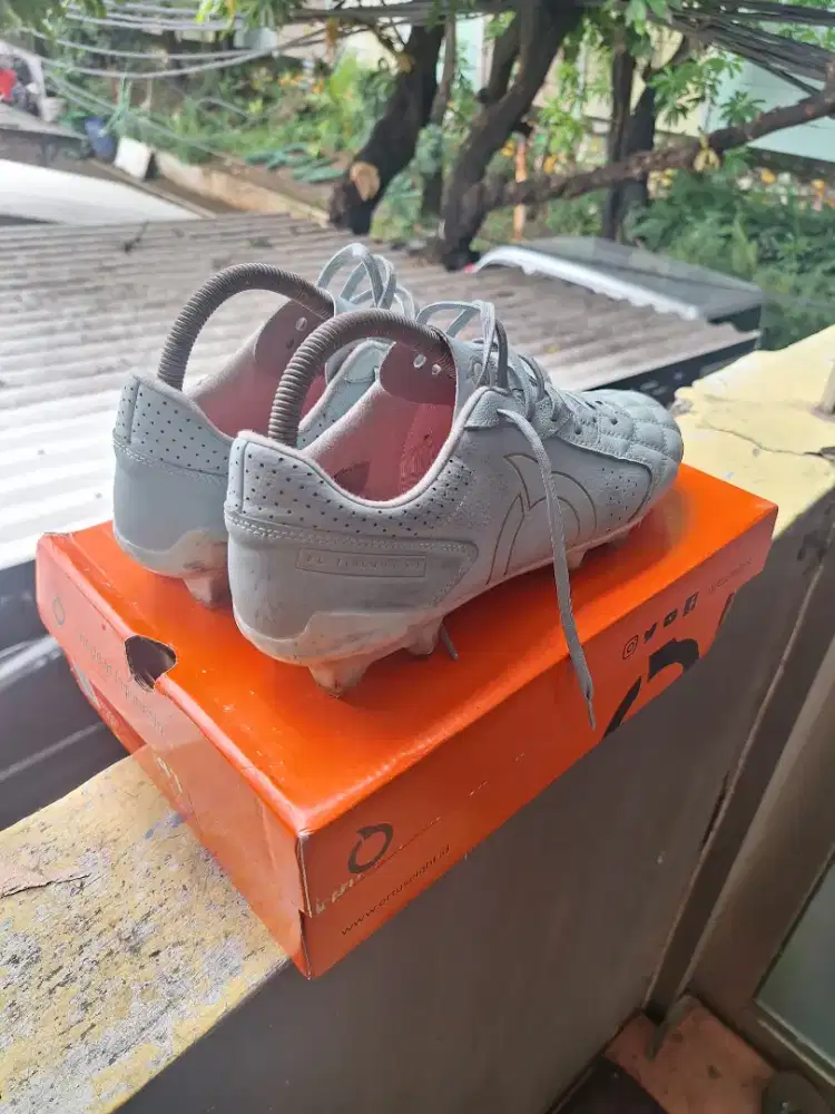 Jual sepatu bola ortuseight el tiburon v3 fg