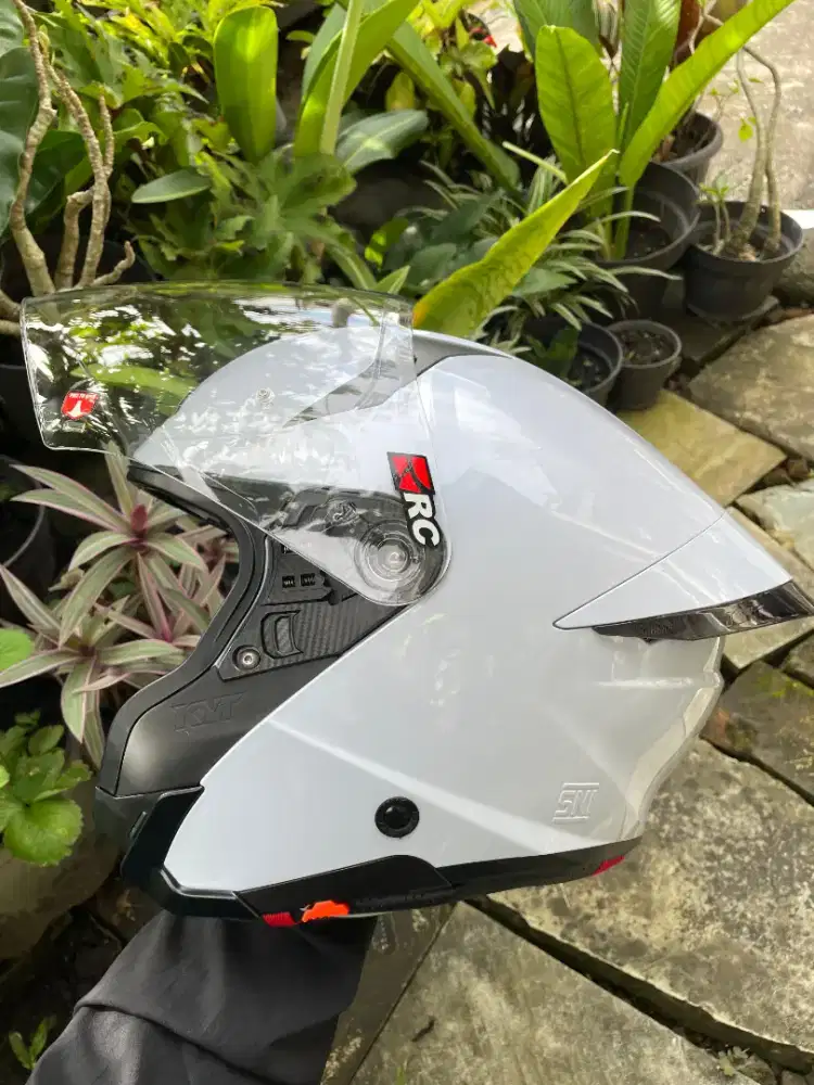 Helm KYT TTR Jet size L like new!