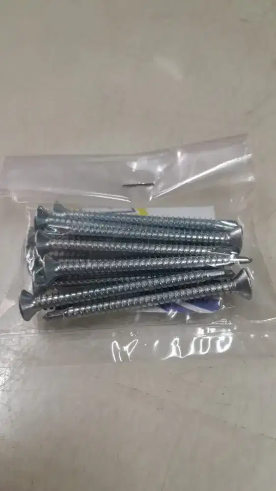 Tukang renovasi dan perbaikan atap bocor