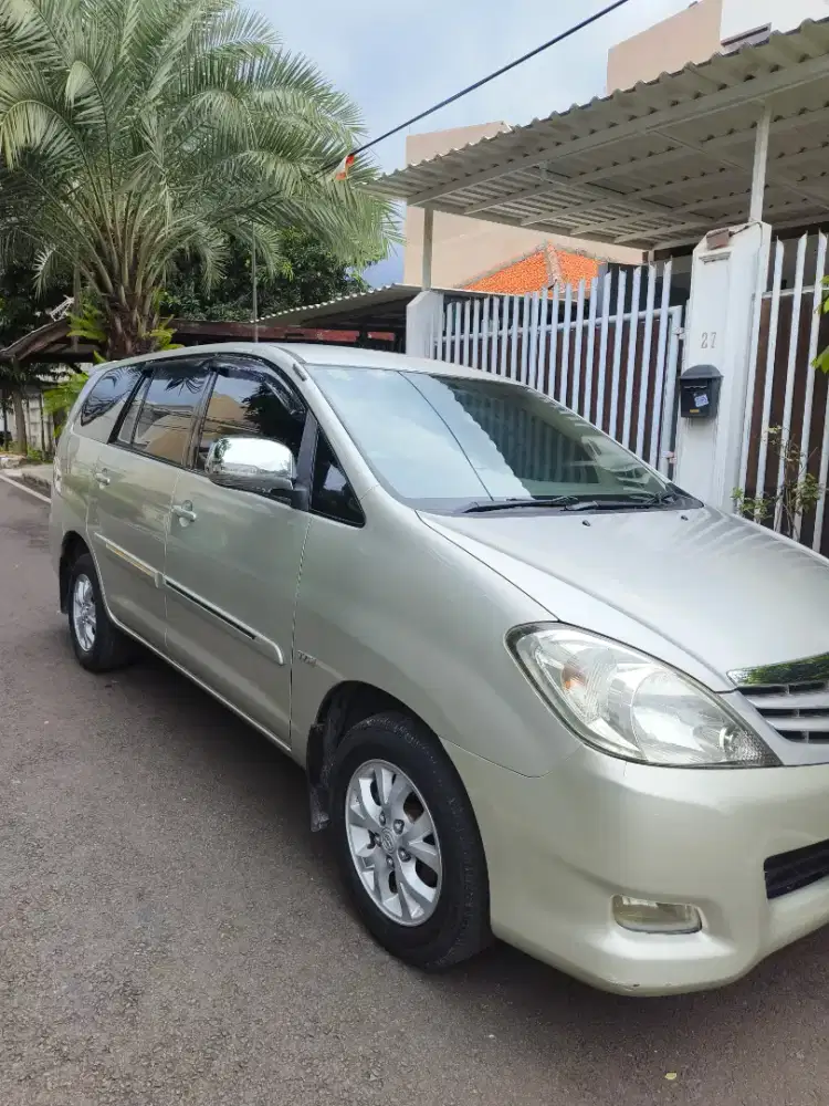 Toyota Kijang Innova 2010 G MT