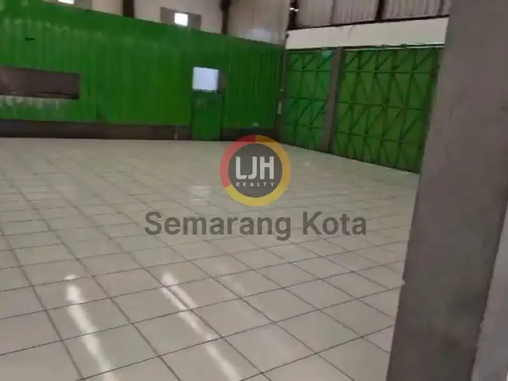 Bangunan usaha di jalan Kedungmundu