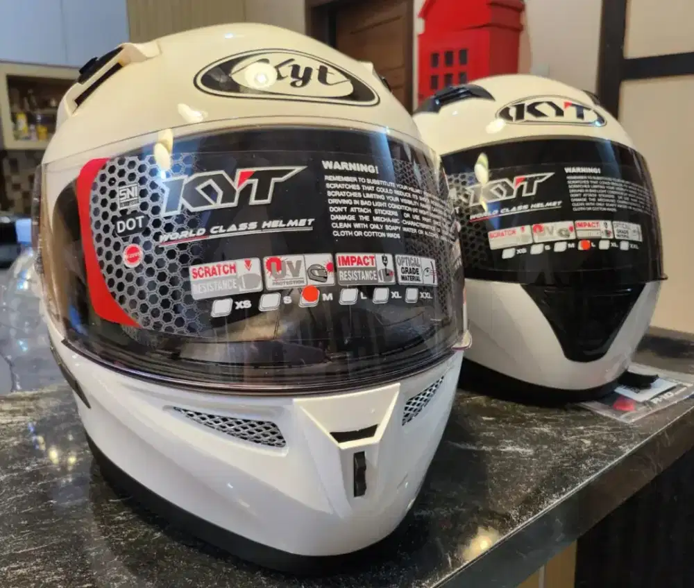 Di Jual New KYT  R10 Solid White ( Smoke) Full Face