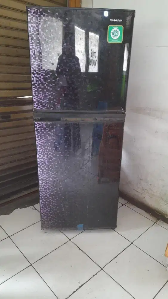 Jual cepat kulkas sharp 2 pintu