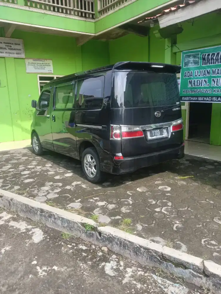 Daihatsu luxio bekas terawat