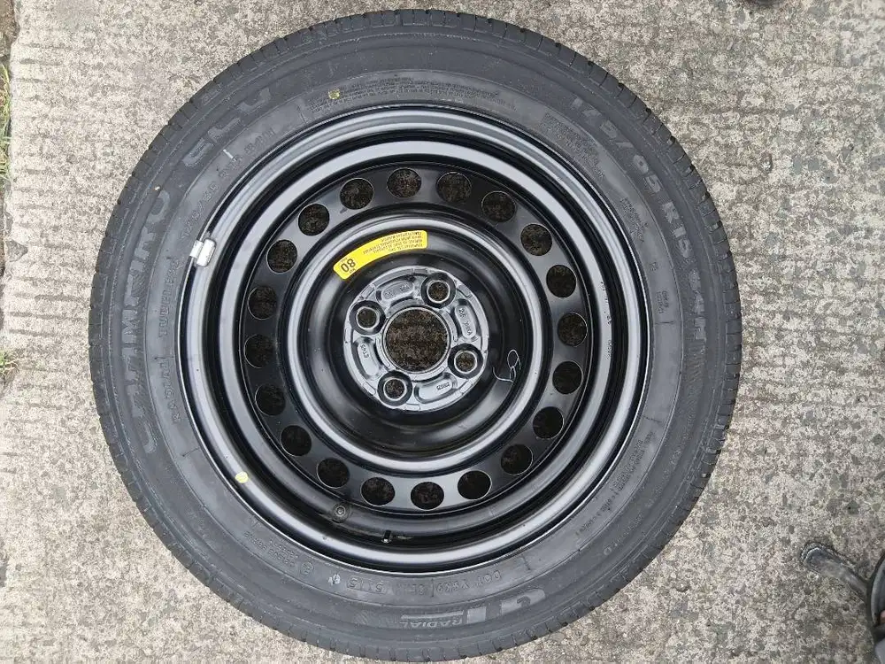 Velg R15 dan ban