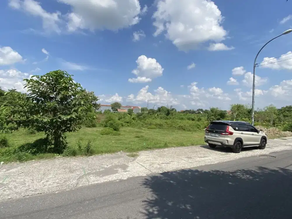 Di Jual Tanah Tepi Jalan , Dekat lapangan Jambidan Pleret