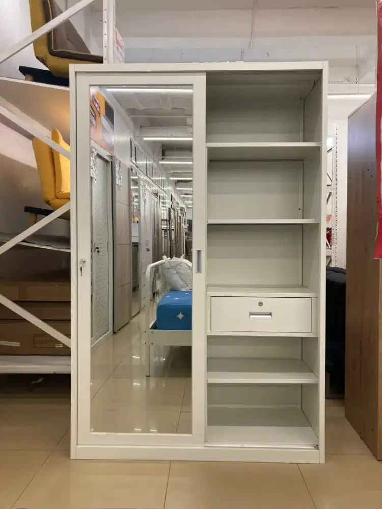 Lemari Pakaian Metal Favorit Dan Minimalis