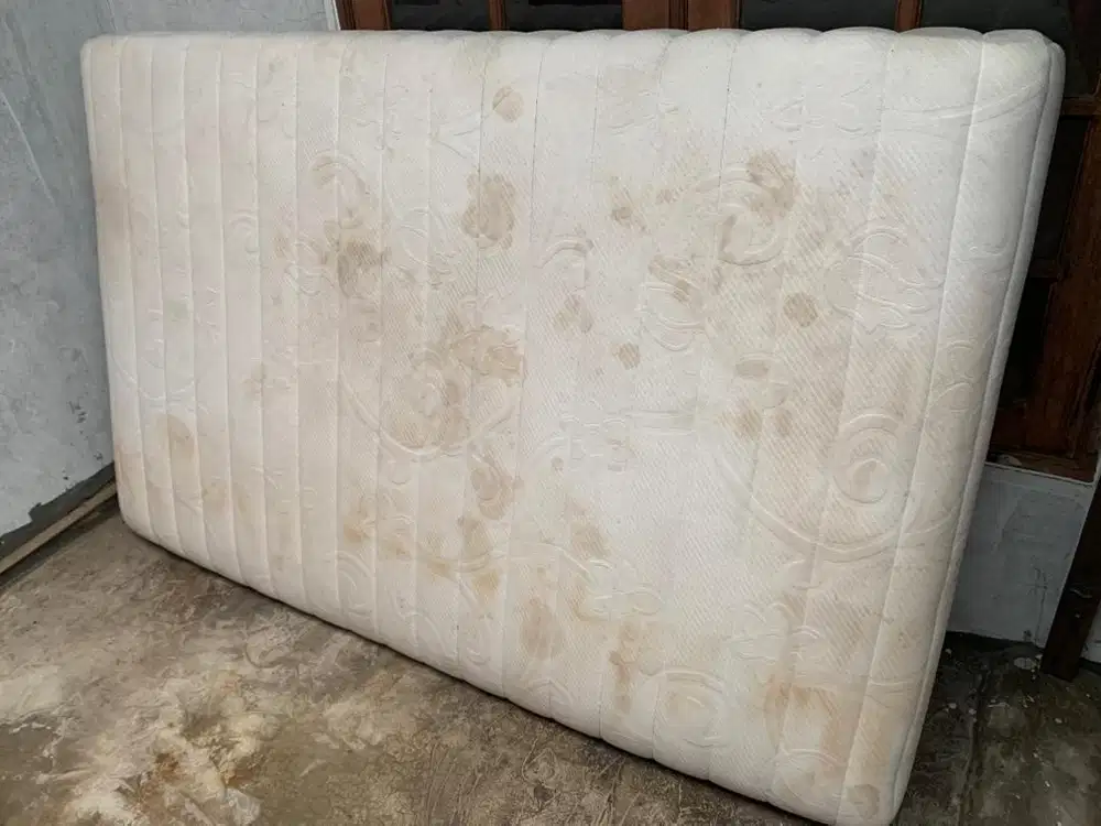 Kasur uk 120 x 200 per per aman masih layak pakai