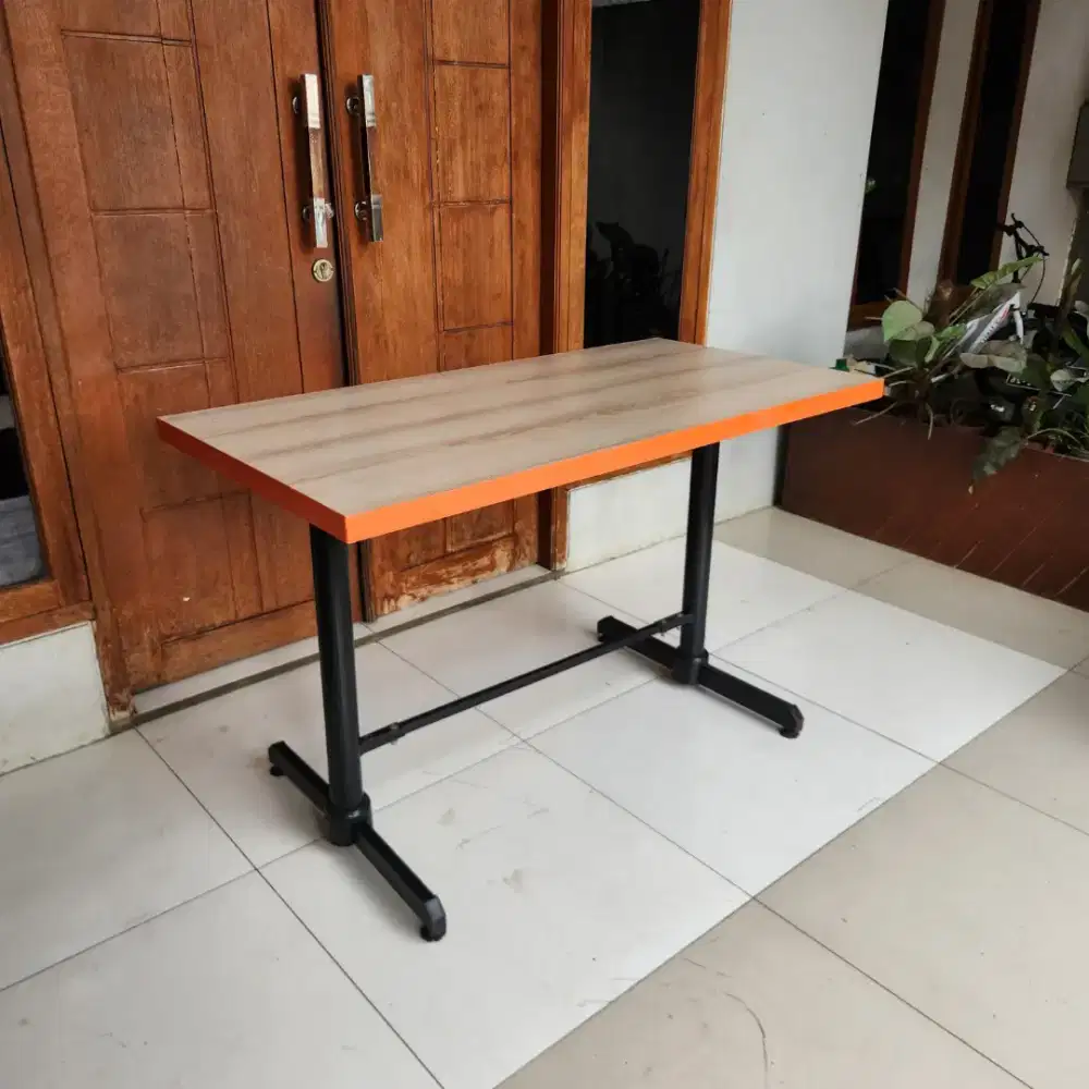 Meja ex Cafe - Meja ex Resto P1