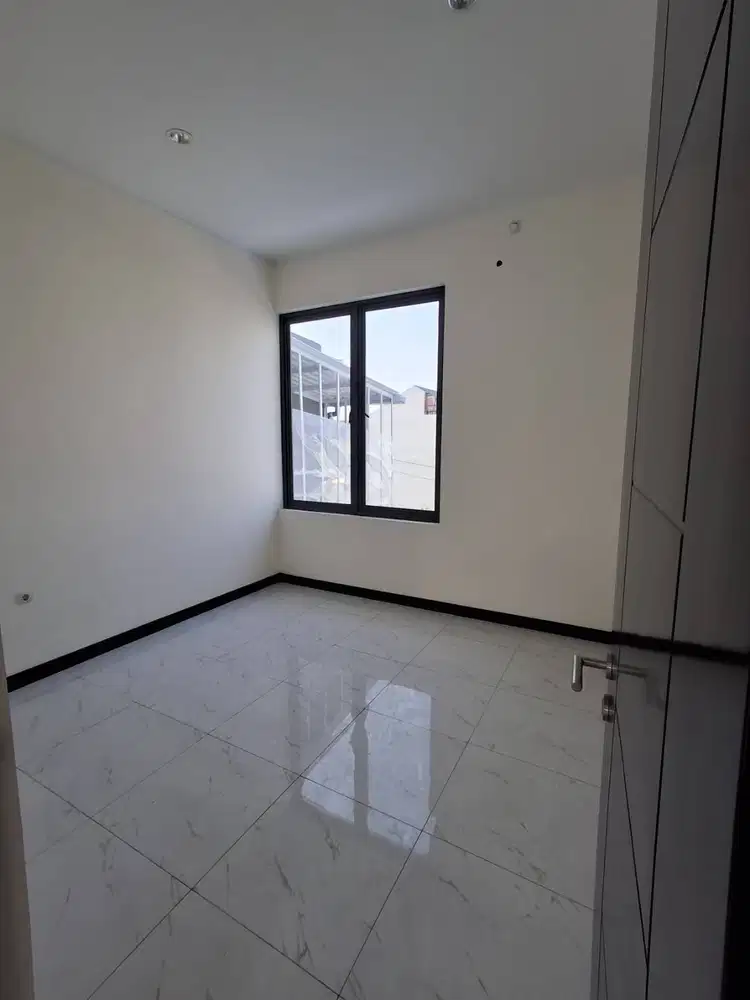 Disewakan Rumah Baru Minimalis di Taman Kopo Indah TKI 5