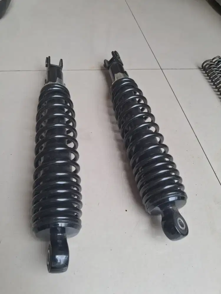 Shockbreker belakang ori xmax